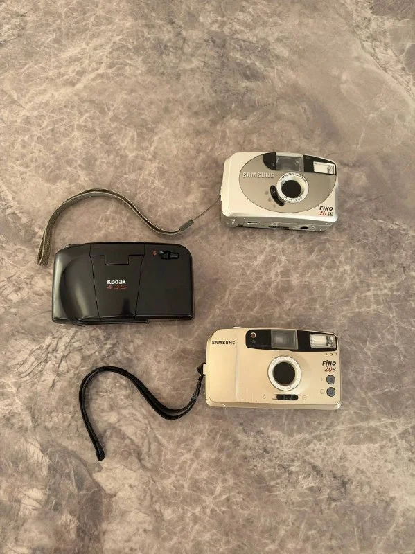 Винтажные пленочные камеры Samsung и Kodak