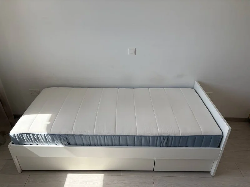 Кровать IKEA VIHALS 90*200 с ящиками и матрасом VESTEROY