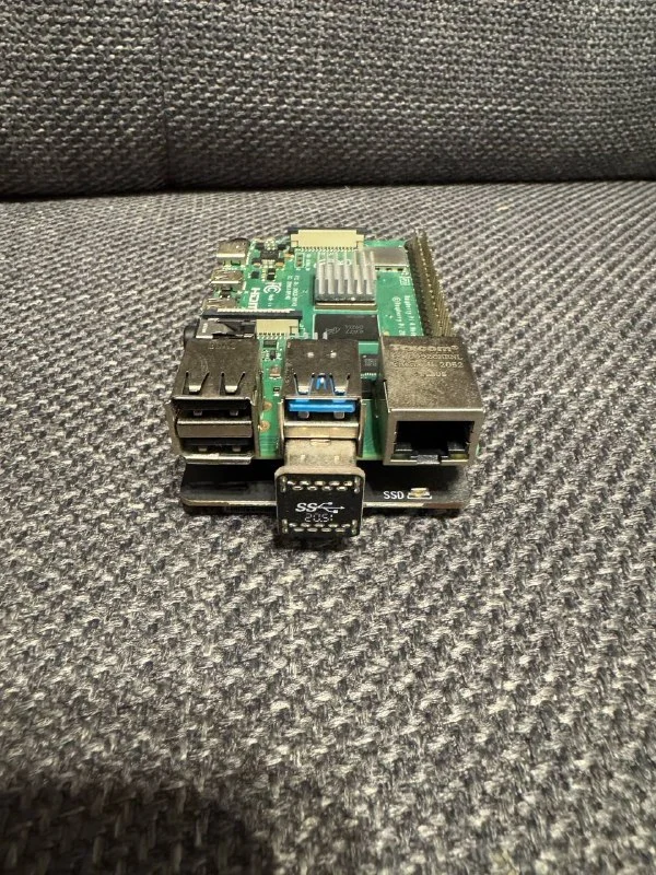 Raspberry Pi 4b 8Gb с SSD Kingston 120 ГБ и адаптером