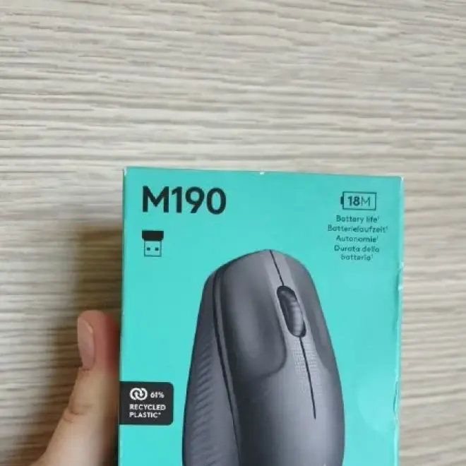 Полноразмерная беспроводная мышь Logitech M190