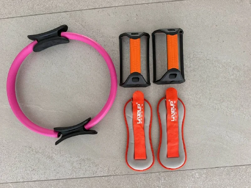 Утяжелители LIVEUP SPORTS 0,5кг, кольцо для пилатеса и ручки для эспандера