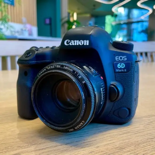 Canon EOS 6D Mark II + 50mm f/1.8