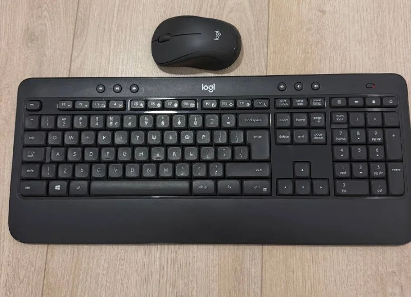 Клавиатура и мышь Logitech MK540