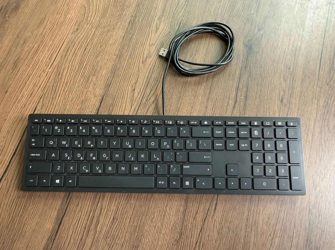 Низкопрофильная USB-клавиатура с греческой раскладкой