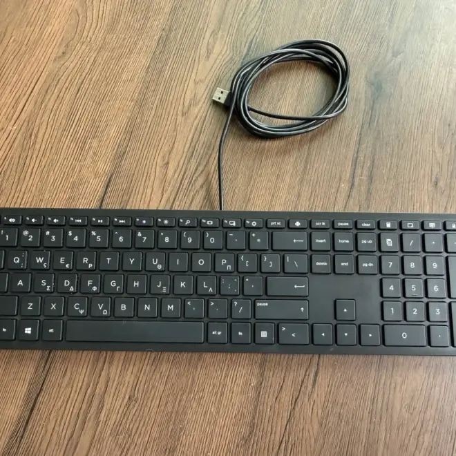 Низкопрофильная USB-клавиатура с греческой раскладкой