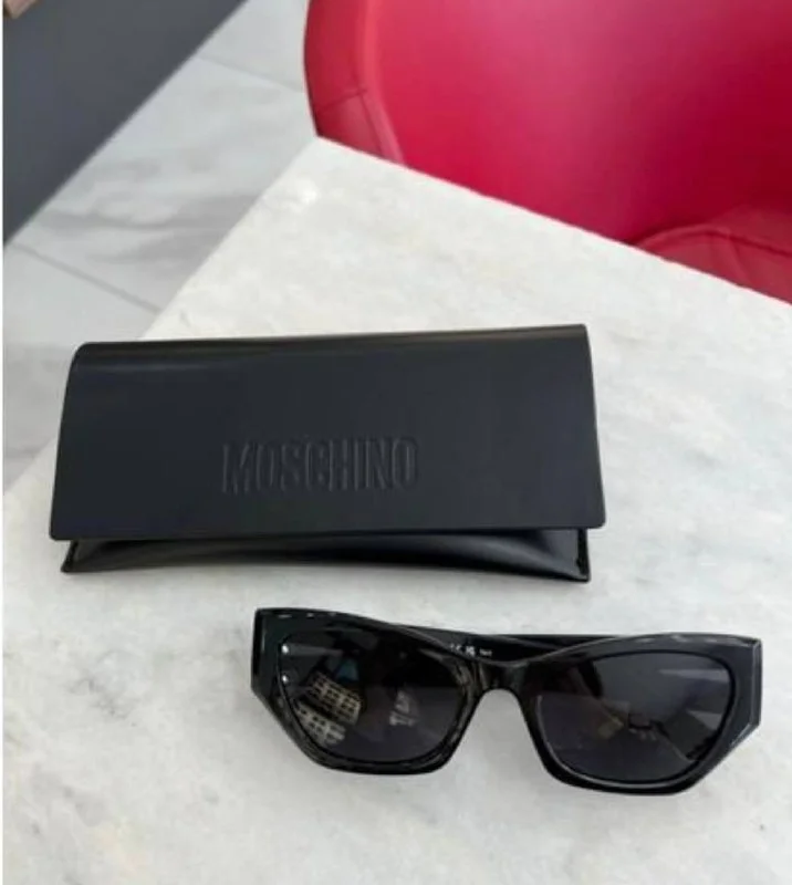 Солнцезащитные очки Moschino с чехлом