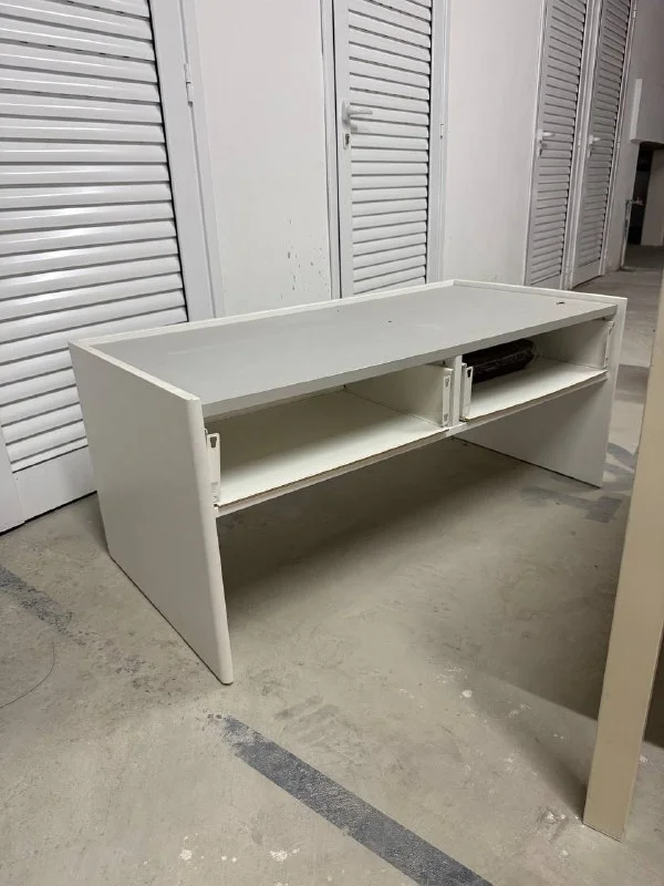 Стол-комод Ikea без выдвижных ящиков