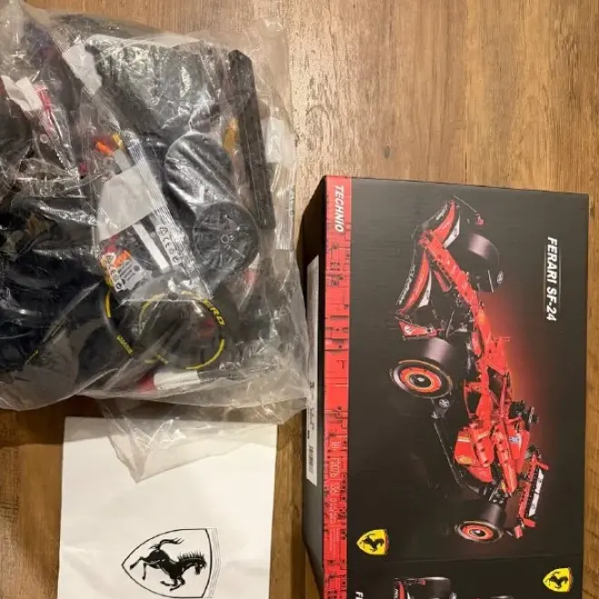 Конструктор Ferrari SF-24 F1 (аналог Lego Technic)